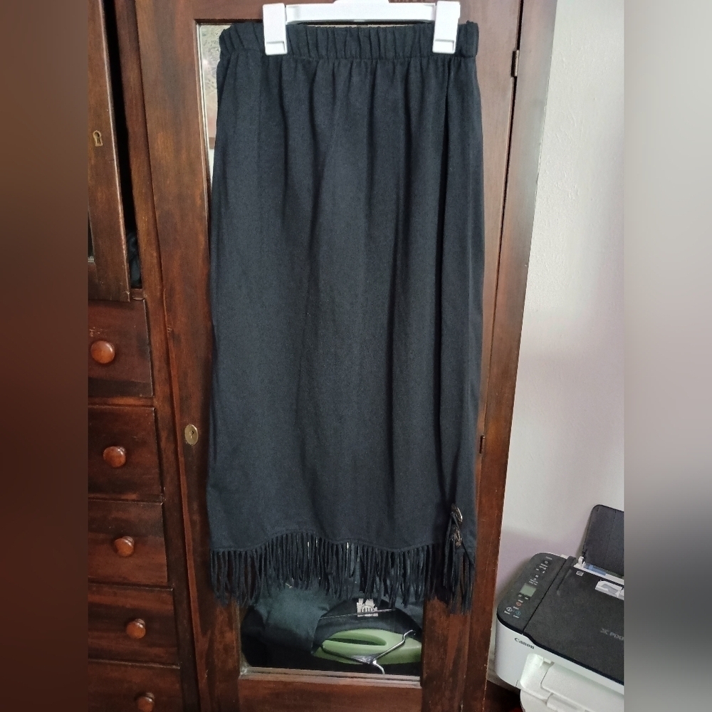 Vintage Set 411 Sportswear Black Fringe Top and Skirt with Button Accents_Med - Picture 8 of 11
